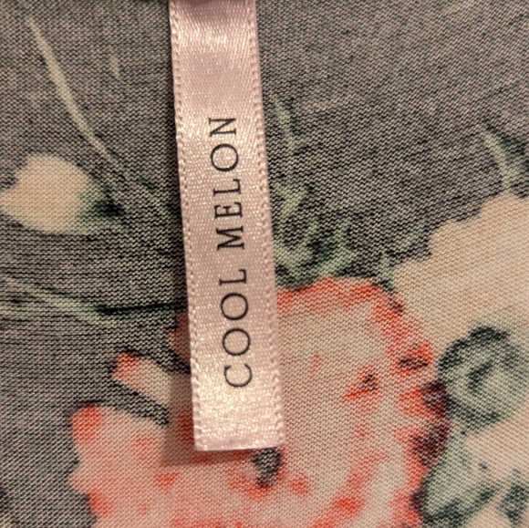 Cool Melon Black Floral Tee size 2x - Picture 6 of 7